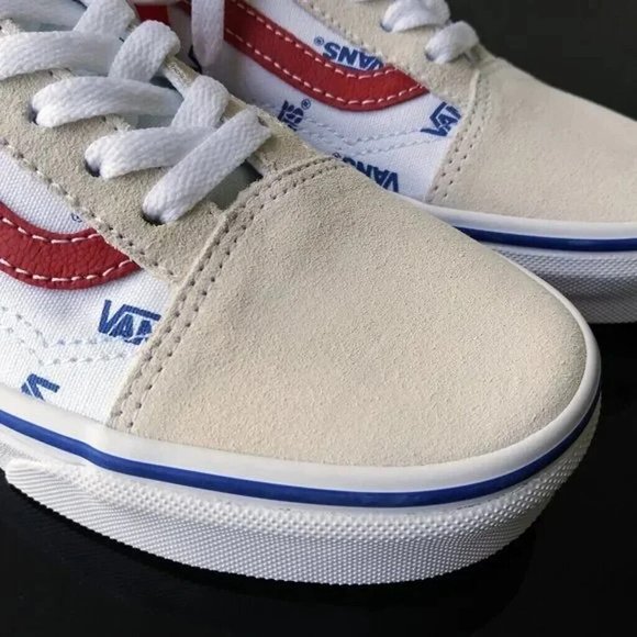 Vans Men\'s Old Skool Leather Suede / Canvas Low Top Sneaker main image 11